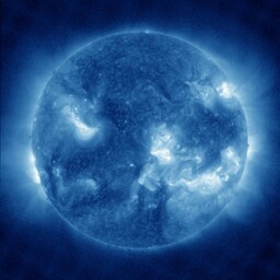 Фотография Солнца в ультрафиолетовом диапазоне, длинна волны 335 Å
