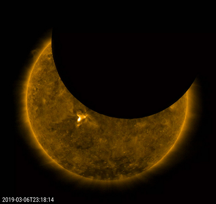 Lunar_eclipse171cross.jpg