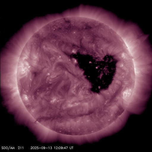 SDO/AIA 211 Ångström wavelength